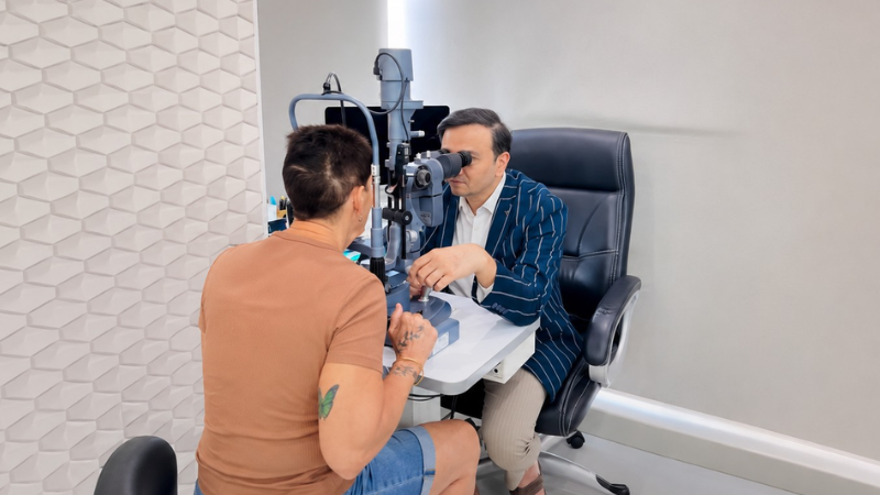 From Australia to Mumbai for Clearer Vision: Why Mr. David and Mrs. Pamela Chose Dr. Hardik Parikh for Advanced Cataract Surgery From Australia to Mumbai for Clearer Vision: Why Mr. David and Mrs. Pamela Chose Dr. Hardik Parikh for Advanced Cataract Surgery